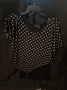 Corvia Black & White Polka Dot Scoop Neck Blouse